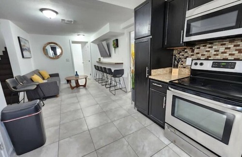 Northwest Orlando House | Cozy College Park Duplex @Lake Fairview. Sleeps7