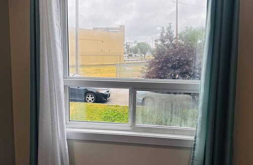 Fort Gary House | Cozy comfort home on pembina highway 5 min to UoM ,downtown