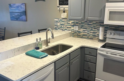 Camdenton Condo | Cozy, comfortable 2-bedroom condo with panoramic views and perfect location.