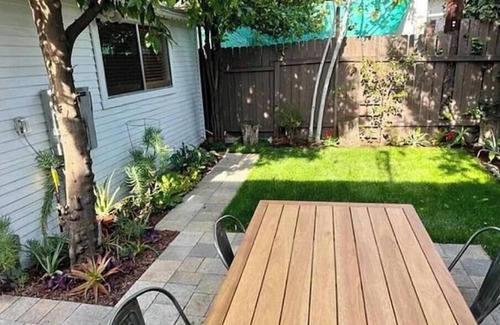 Atwater Village Apartment | Cozy, comfortable home Away