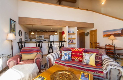 Frisco House | COZY, COMFY & CONVENIENT