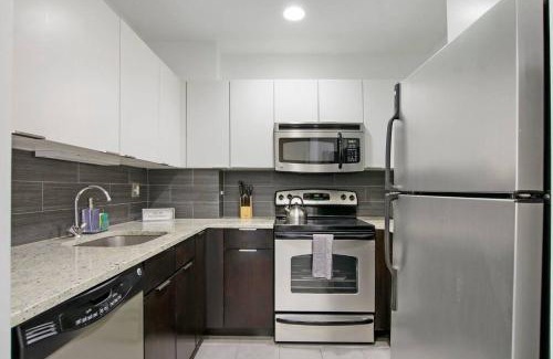 East Hyde Park Apartment | Cozy & Comfy Studio Apt in Chicago - Del Prado 418