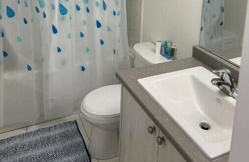 Bowmanville House | Cozy Compact 1 Bedroom Suite