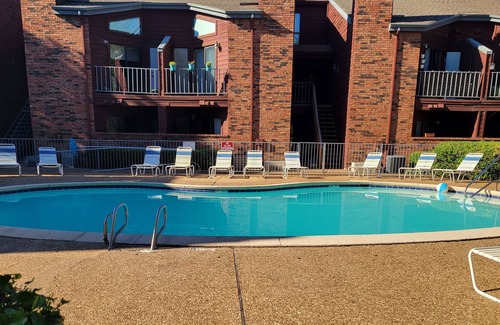 Tulsa Condo | Cozy Condo Experience 1 Bedroom Condo by Redawning