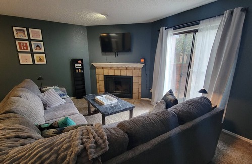 Tulsa Condo | Cozy Condo Experience 1 Bedroom Condo by Redawning