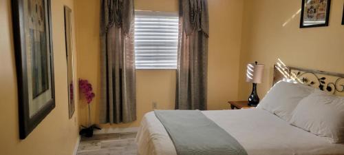 Tropic House | Cozy Condo For Rent In Melbourne Florida