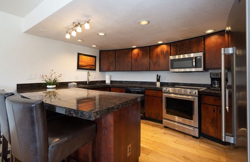 Purgatory House | Cozy Condo, Hot Tub, Pool, 30 Min To Silverton!