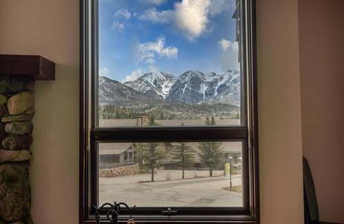 Purgatory House | Cozy Condo, Hot Tub, Pool, 30 Min To Silverton!
