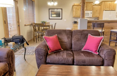 Payson Condo | Cozy condo in center of town