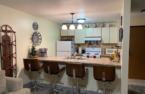 Deadwood Condo | Cozy Condo in Heart of Lead/Terry Peak special! $60 a night December-March!