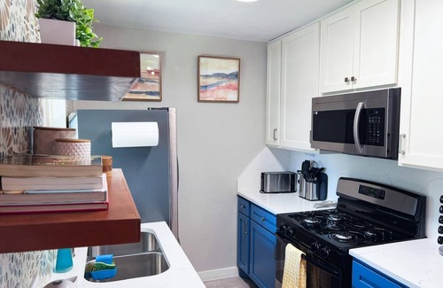 Willshire Terrace Condo | Cozy Condo in Prime Location!