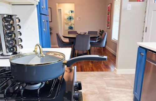 Willshire Terrace Condo | Cozy Condo in Prime Location!