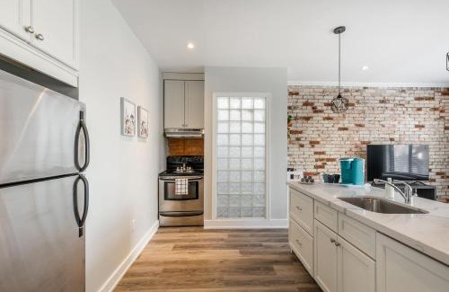 Central Hamilton Apartment | Cozy Condo on James Street North
