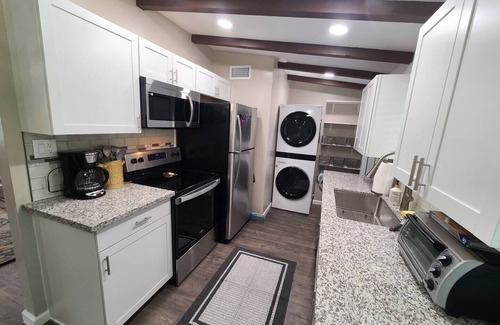 Casas Adobes Condo | Cozy condo w/great backyard. Pet-friendly!