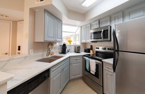Ocean Side Village Condo | Cozy Condo with Ensuite Baths