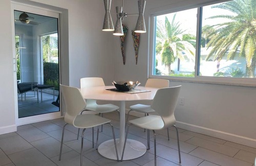 Englewood House | Cozy Contemporary Getaway - walk to the beach