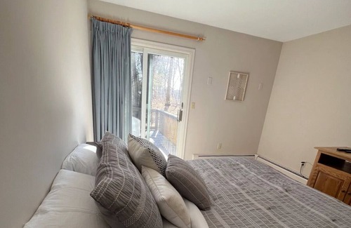 South Britain Apartment | Cozy & Convenient 1 Bedroom Stay in Newtown, CT