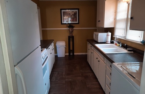 Little Rock House | Cozy, Convenient, and Quiet