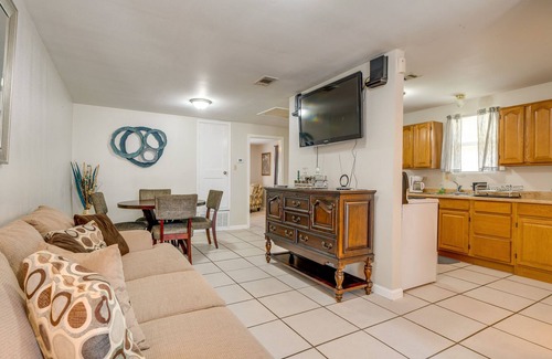 Harlandale House | Cozy + Convenient San Antonio Home 5 Mi to Dtwn!