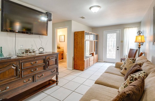 Harlandale House | Cozy + Convenient San Antonio Home 5 Mi to Dtwn!