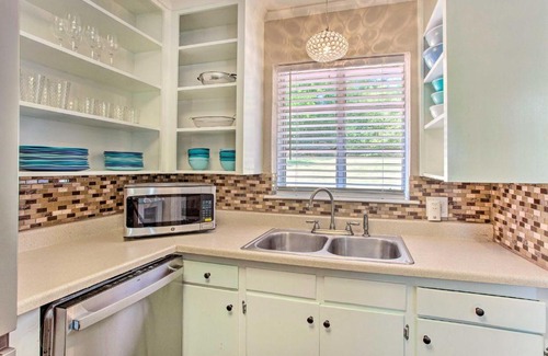 Sherman House | Cozy, Convenient Sherman Home with Private Yard