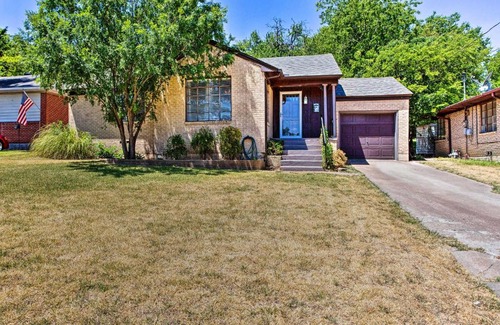 Sherman House | Cozy, Convenient Sherman Home with Private Yard