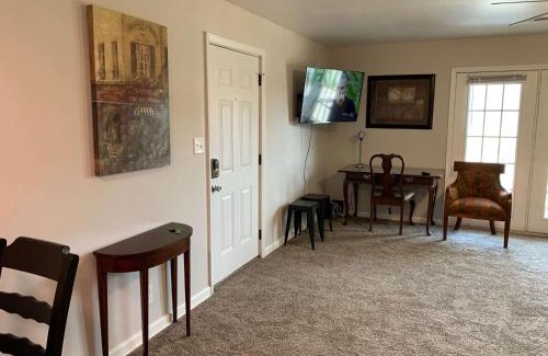 Clarksville Apartment | Cozy & Convenient Stay 2BR Near Ft Campbell