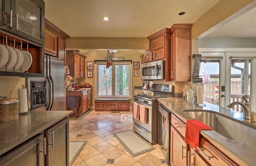 Conyers Cabin | Cozy Conyers Cabin w/Fireplace & Pool Table!