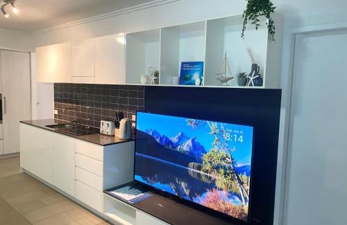 Townsville Apartment | Cozy Cool Getaway