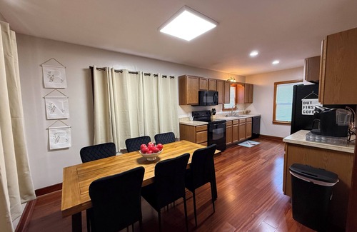 Salina Cottage | Cozy Corner Cottage - 4 Bed/2 BathnNo Cleaning Fee!
