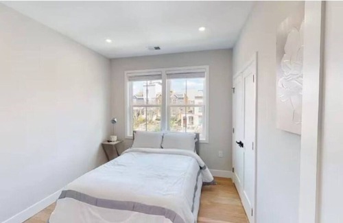 Park View House | Cozy corner house in DC - Unit 2