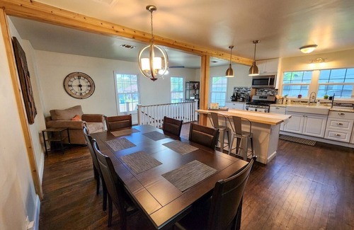 Denison House | Cozy Corner near Lake Texoma /Choctaw Casino