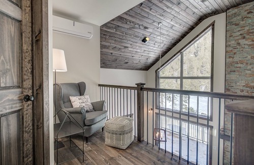 St-Adolphe-d'Howard Ski Chalet | Cozy cottage with SPA located on private lake and close to ski hills