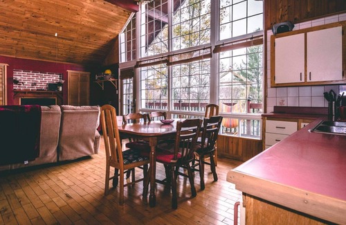 St-Adolphe-d'Howard House | Cozy cottage with hot tub!