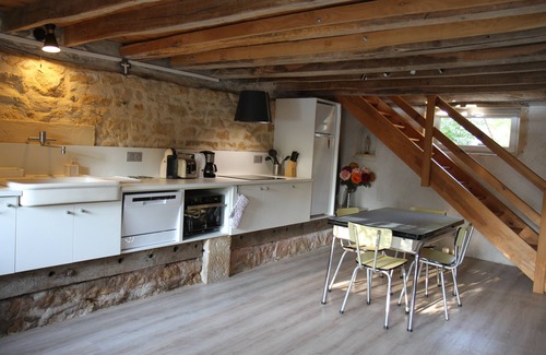 Saint-Leger-les-Paray House | Cozy cottage, swimming pool, tourism and all amenities