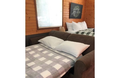 Trempealeau Cottage | Cozy Cottage 2 on Lake Road