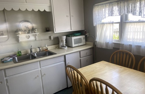 Walden Cottage | Cozy Cottage- 3 blocks from Main St., Walden, CO