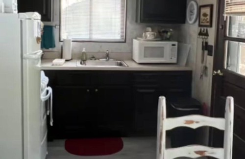 Honor Cottage | Cozy Cottage #6B at Beautiful Platte Lake Resort