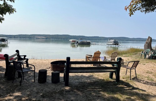 Honor Cottage | Cozy Cottage #6B at Beautiful Platte Lake Resort
