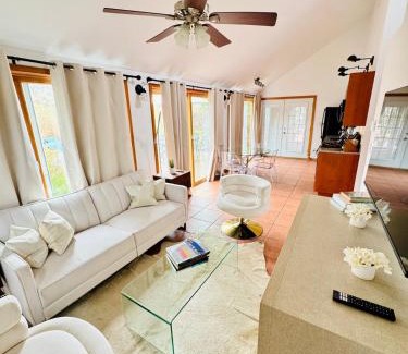 Shinnecock Hills House | Cozy cottage by the beach