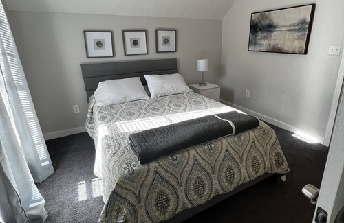Phenix City Cottage | Cozy Cottage by the lake!