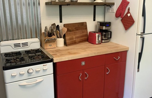 Cloudcroft Cabin | Cozy Cottage Cabin with Wood Burning Fireplace - Pet Friendly! Charming Updates!