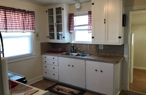Blanding Cottage | Cozy Cottage Close to Everything