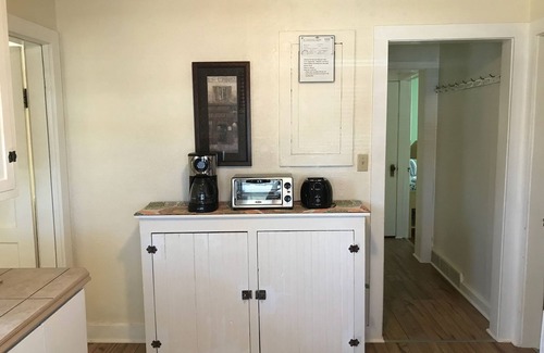 Blanding Cottage | Cozy Cottage Close to Everything
