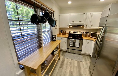 Odessa Cottage | Cozy Cottage - Close to Everything, Nature Lovers Dream!