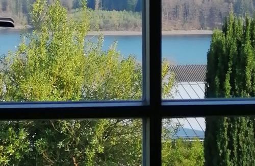 Langscheid House | Cozy cottage with lake view and large garden