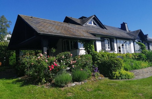 Langscheid House | Cozy cottage with lake view and large garden