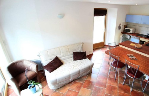 Dragey-Ronthon Cottage | Cozy Cottage for 2 with Terrace in Mont St-Michel Bay, Pet Friendly, WiFi, BBQ