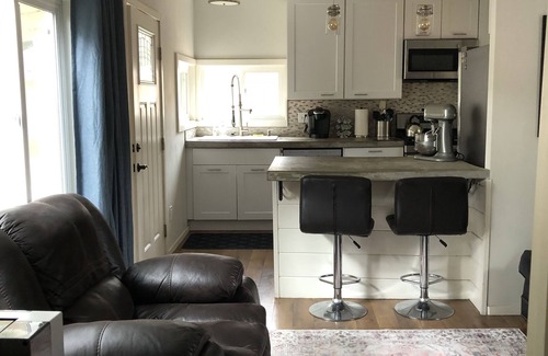 Boyes Hot Springs Cottage | Cozy Cottage for two in Northern California wine country