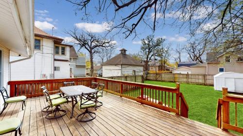 Des Moines House | Cozy Cottage Grove 2 king beds